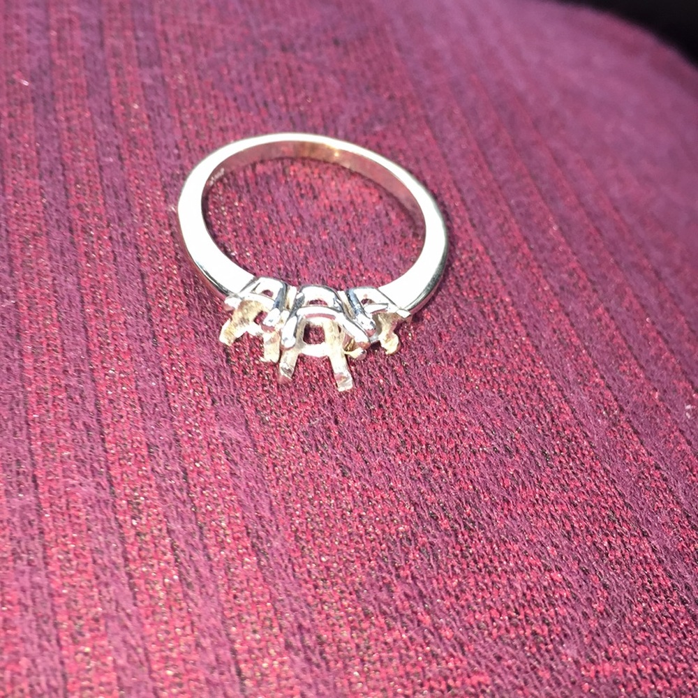 14K white gold setting